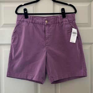 Coldwater Creek Hidden stretch waist Plum 8”
Chino Short, Size 12P